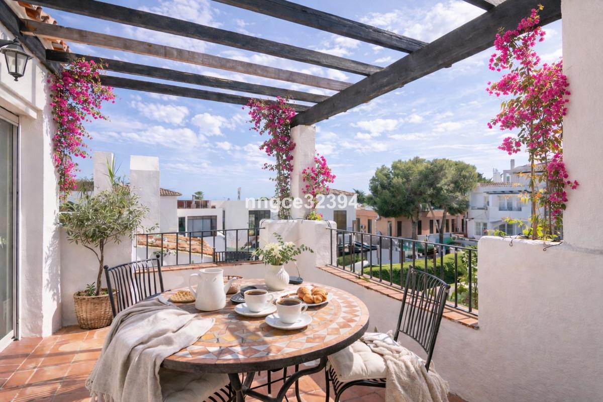 Apartment Penthouse in El Paraiso