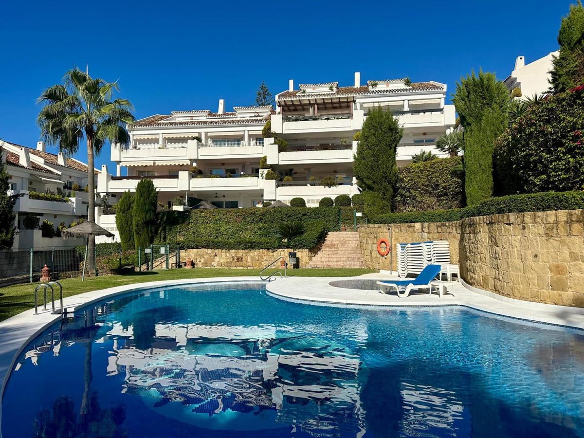 Apartment Middle Floor in Nueva Andaluc&iacute;a