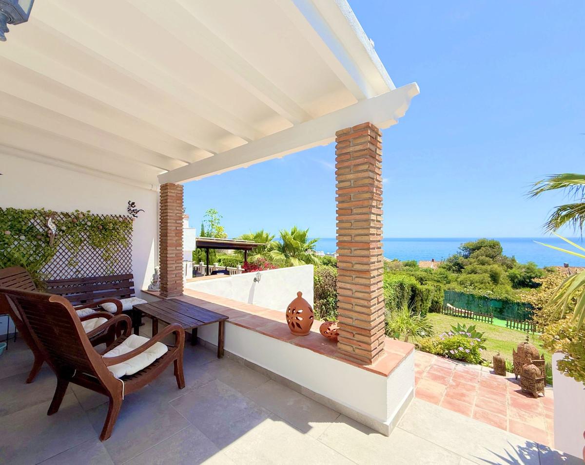 Villa Semi Detached in Estepona