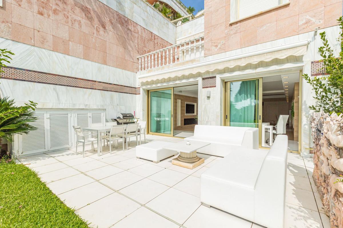 Apartment Ground Floor in Puerto Ban&uacute;s