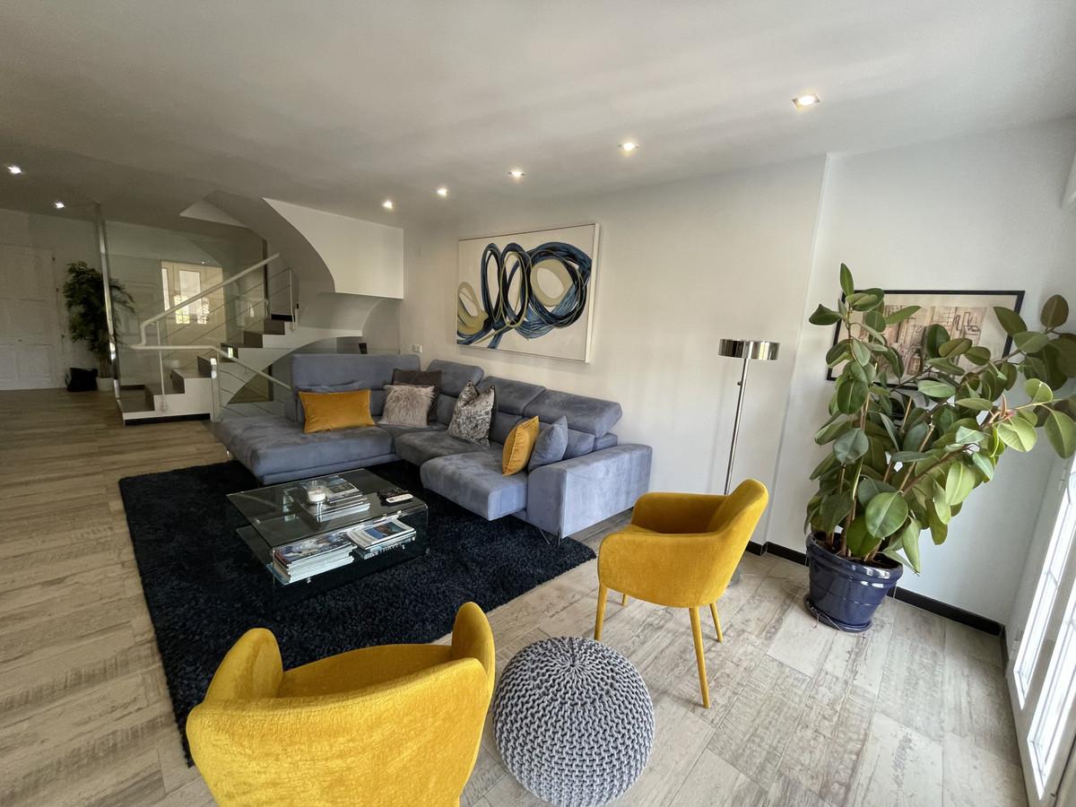 Townhouse Terraced in Nueva Andaluc&iacute;a