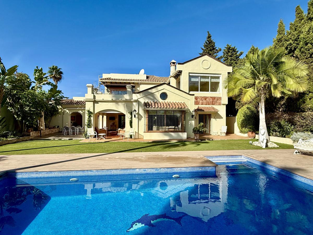 Villa Detached in Estepona