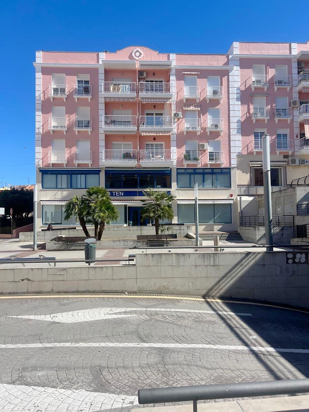 Commercial Business in Co&iacute;n