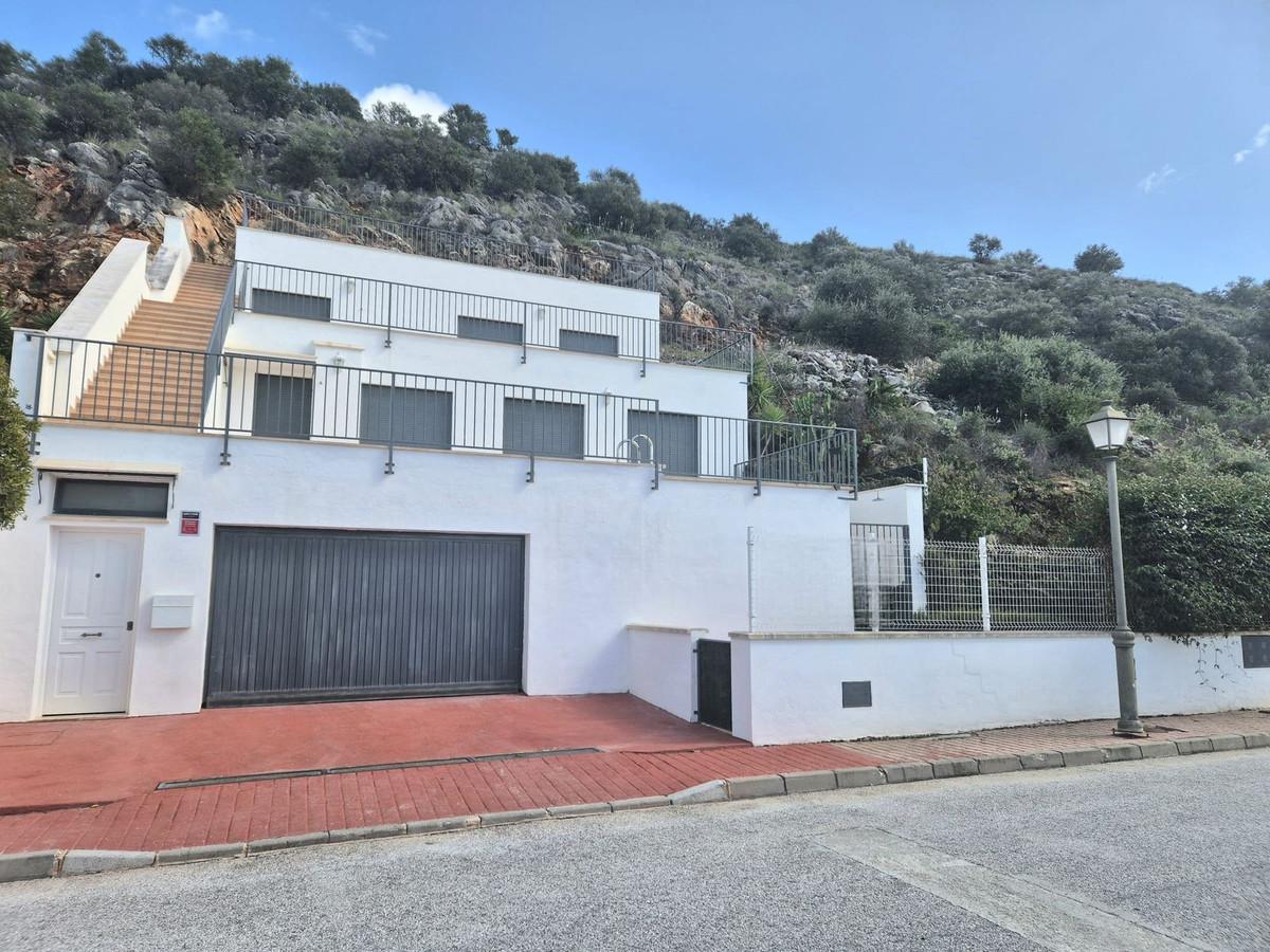 Villa Detached in Co&iacute;n