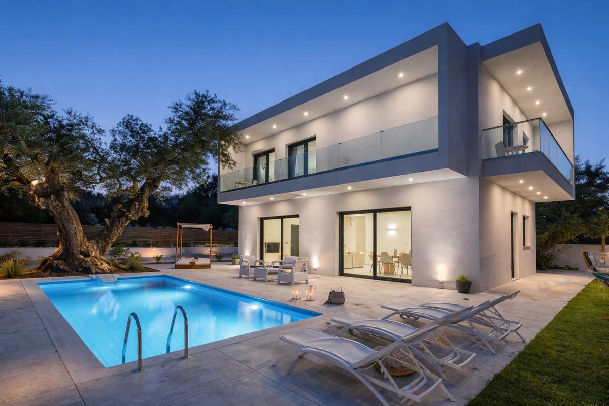 Villa Detached in Bel Air