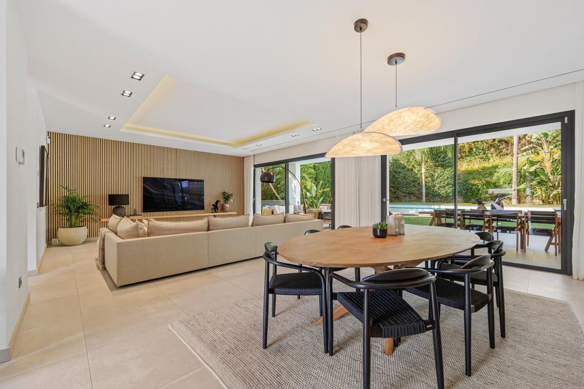 Villa Detached in Nueva Andaluc&iacute;a