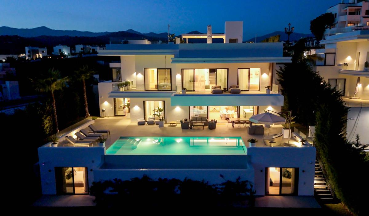 Villa Detached in Estepona