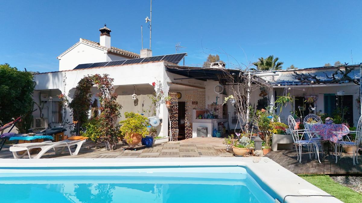 Villa Semi Detached in Co&iacute;n