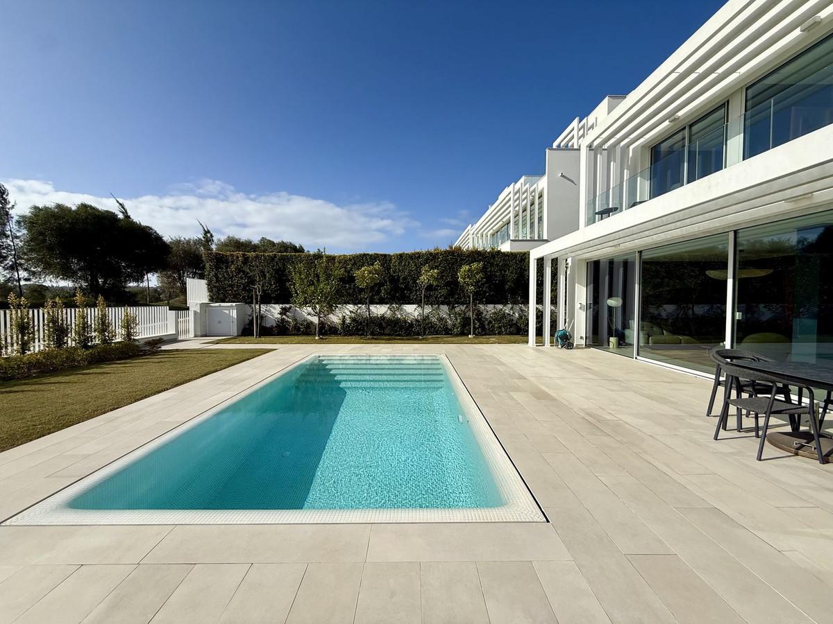 Villa Semi Detached in Sotogrande