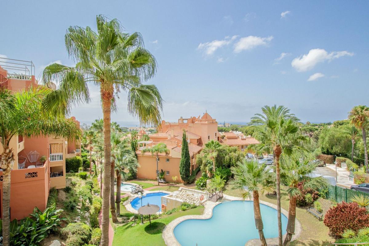 Apartment Middle Floor in Reserva de Marbella