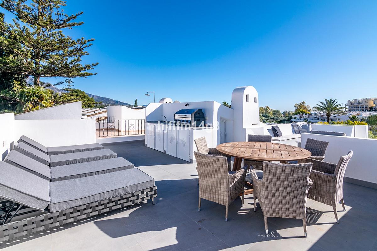 Apartment Penthouse in Nueva Andaluc&iacute;a