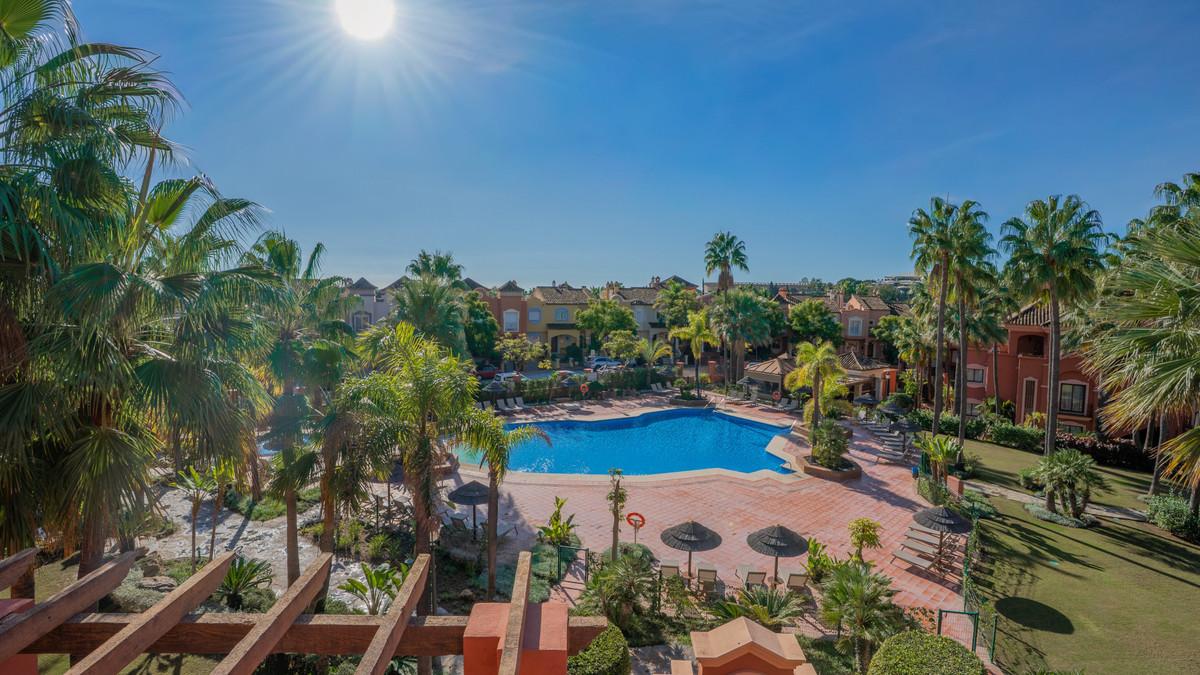 Apartment Penthouse in Puerto Ban&uacute;s