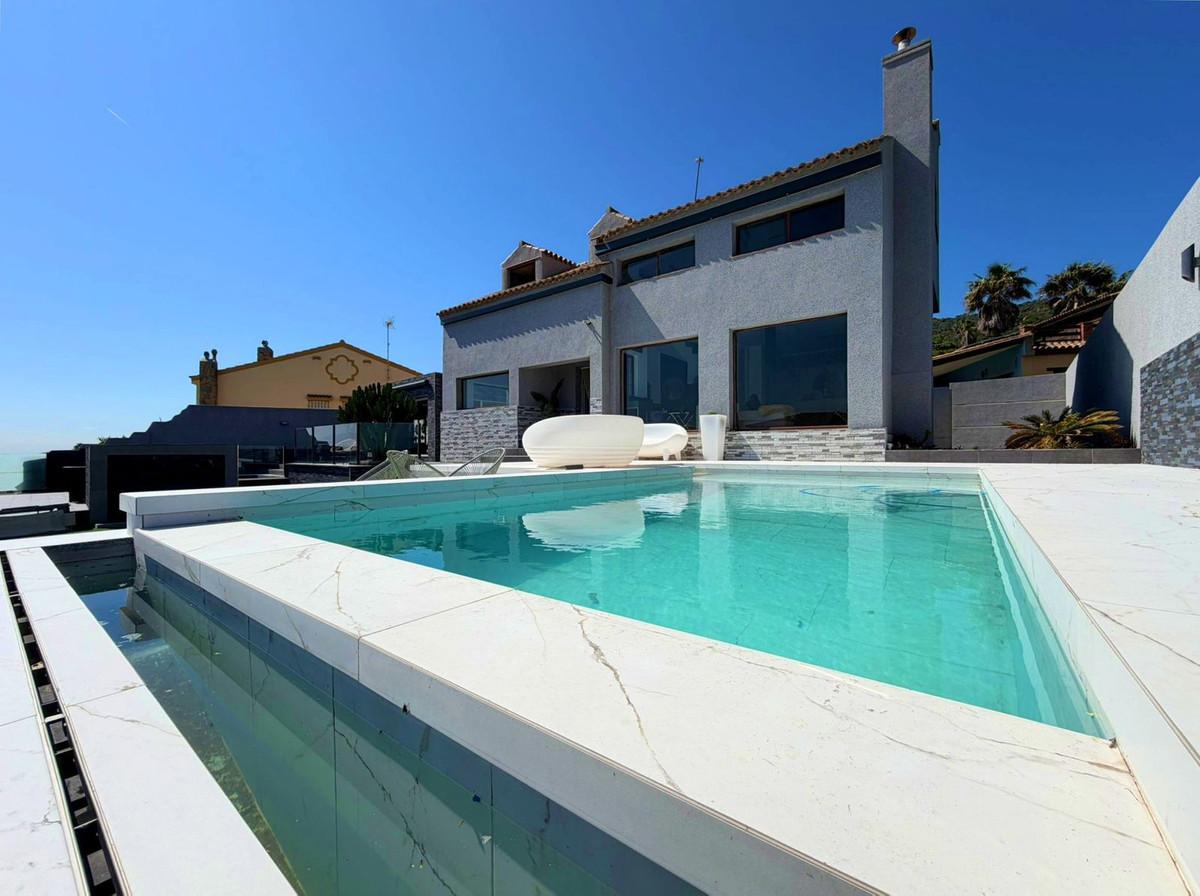Villa Detached in Algeciras