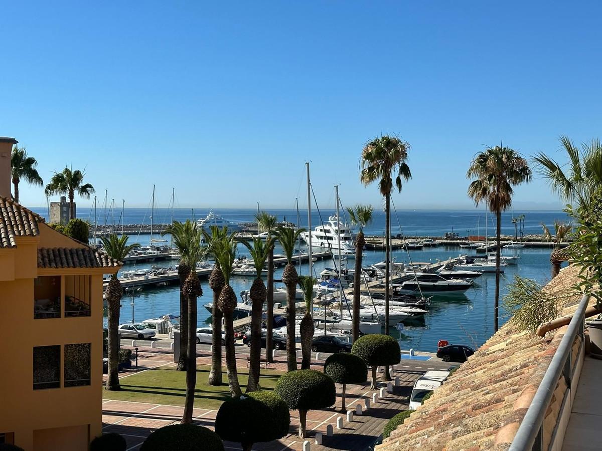 Apartment Penthouse in Sotogrande Puerto