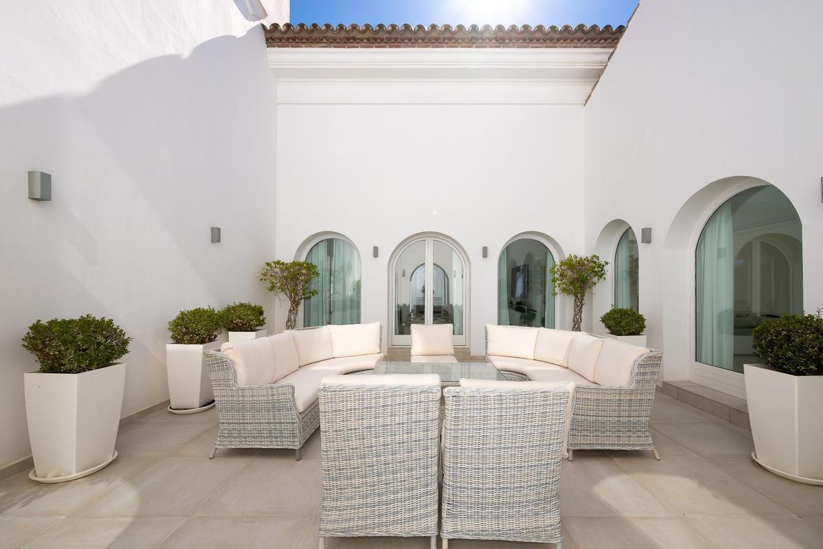 Villa Detached in Hacienda Las Chapas