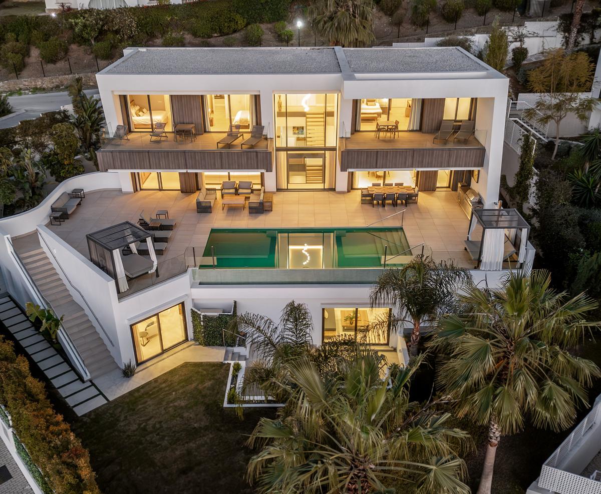 Villa Detached in El Paraiso