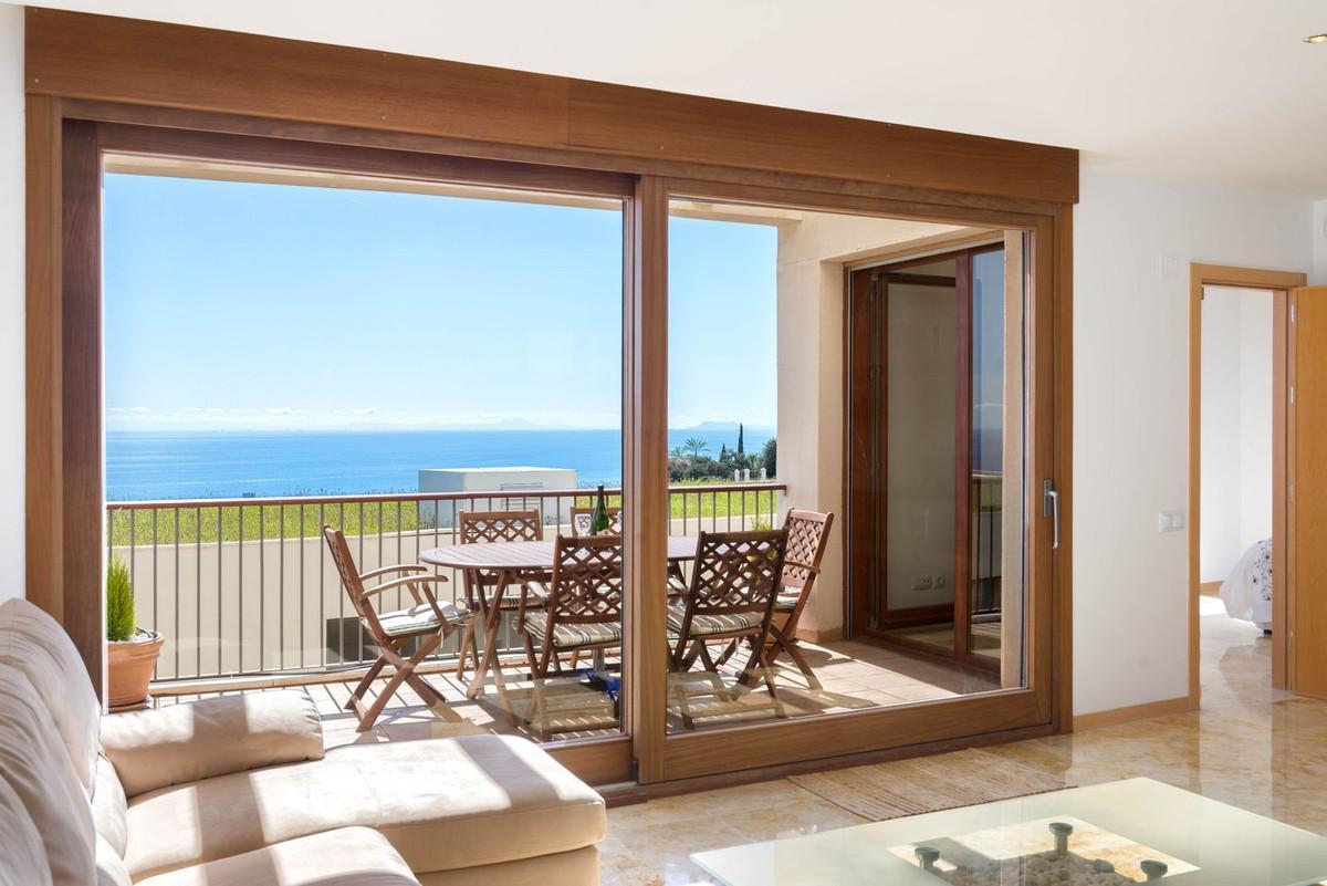 Apartment Middle Floor in Altos de los Monteros