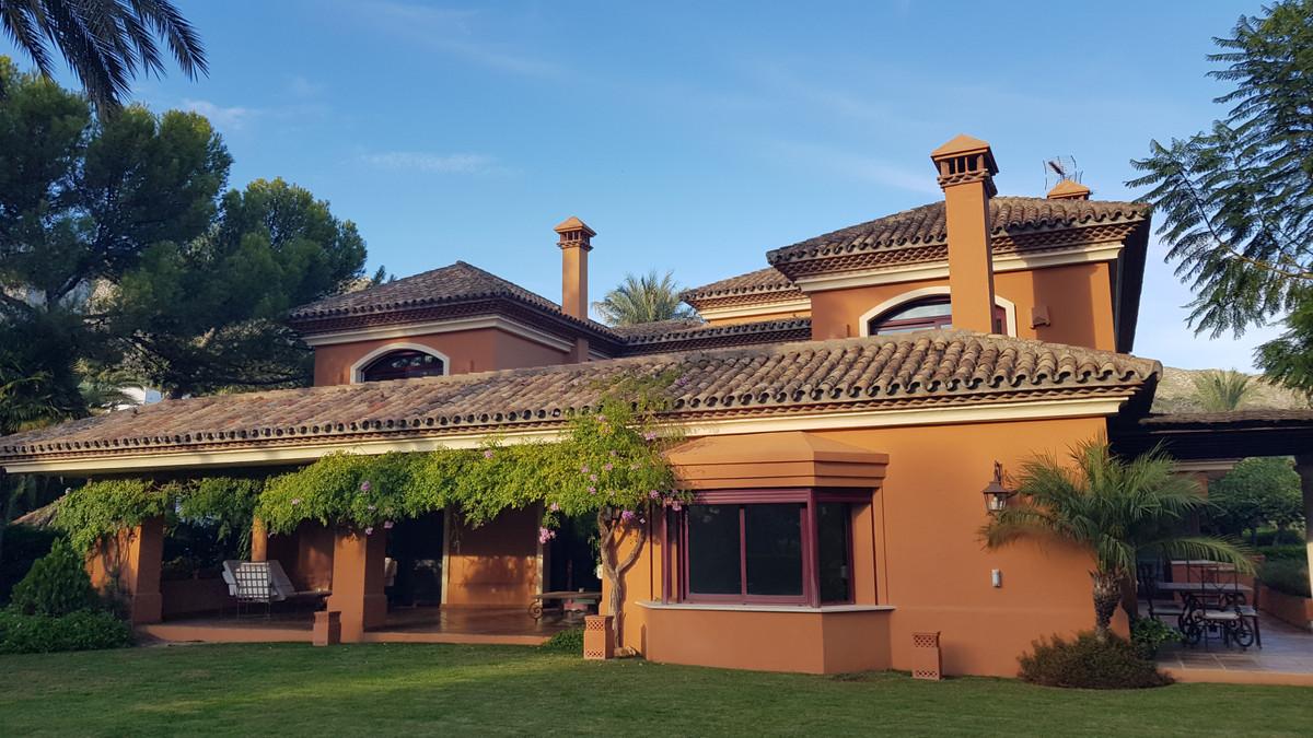 Villa Detached in Sierra Blanca