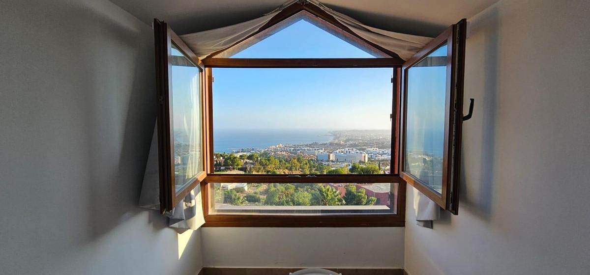 Apartment Penthouse in Higueron