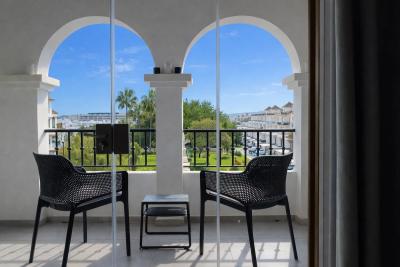 R5321656, Apartment Middle Floor in La Duquesa