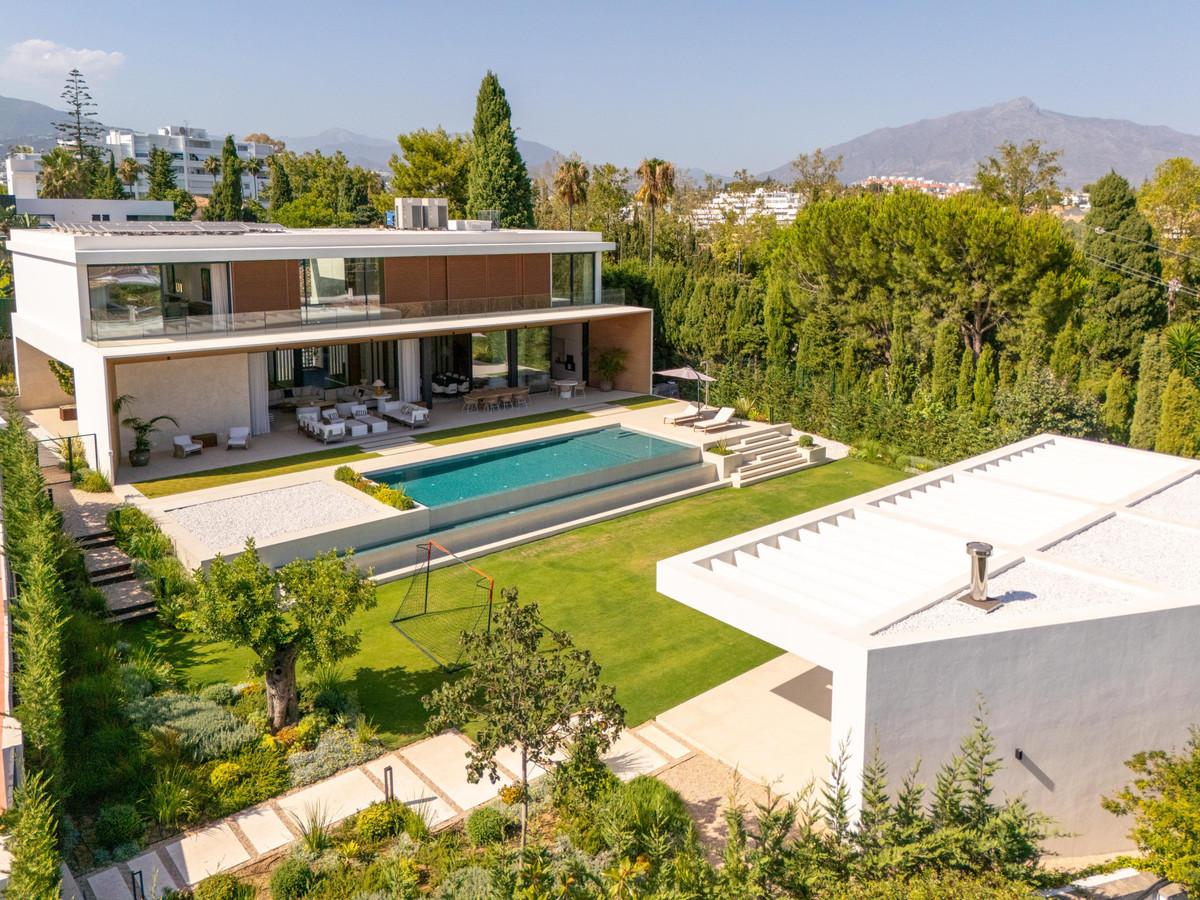 Villa Detached in Guadalmina Alta