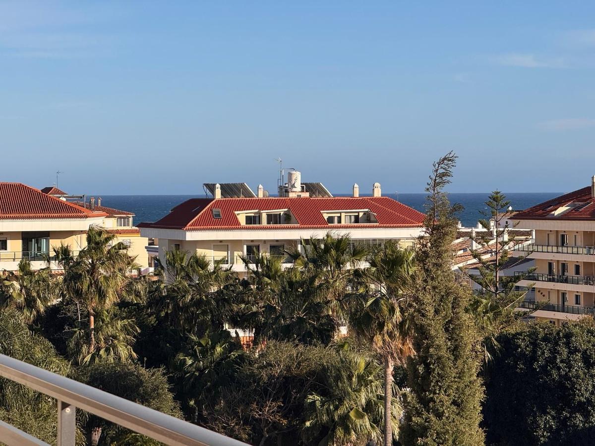 Apartment Middle Floor in Manilva