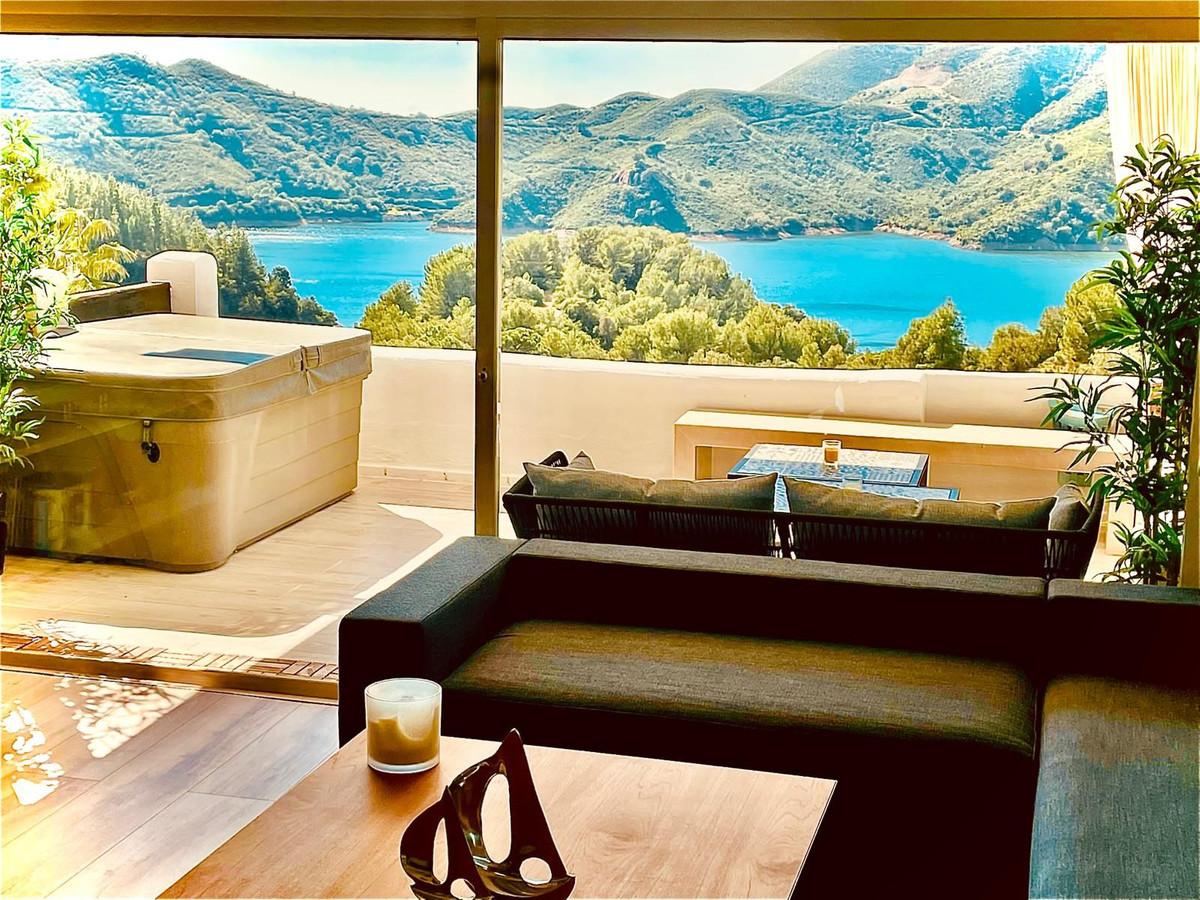 Townhouse Terraced in Ist&aacute;n