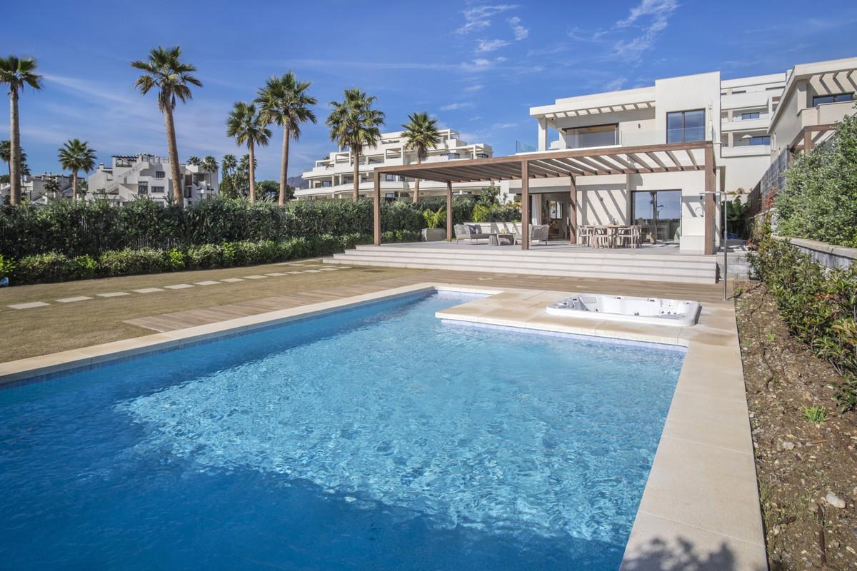 Villa Detached in New Golden Mile