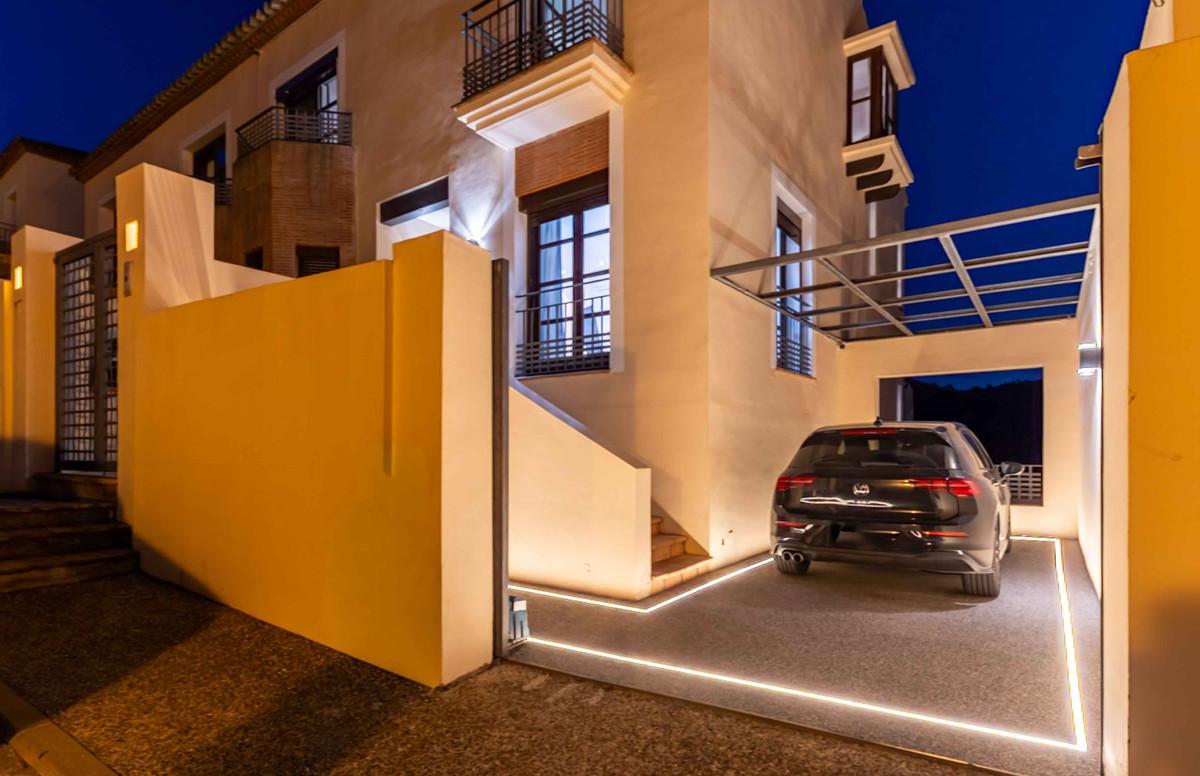 Townhouse Terraced in Benahav&iacute;s