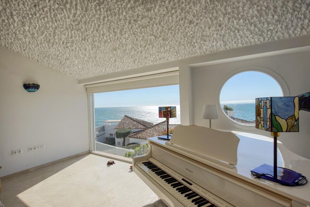 Villa Detached in Estepona