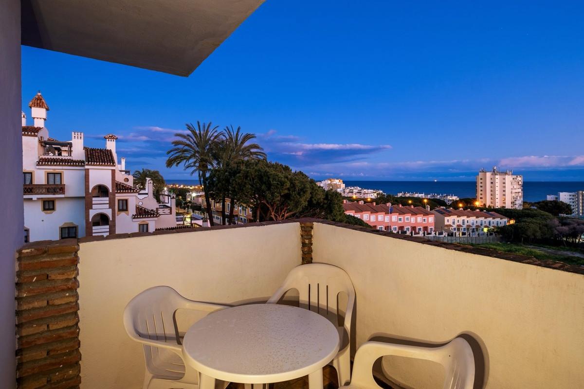 Apartment Penthouse in Calahonda