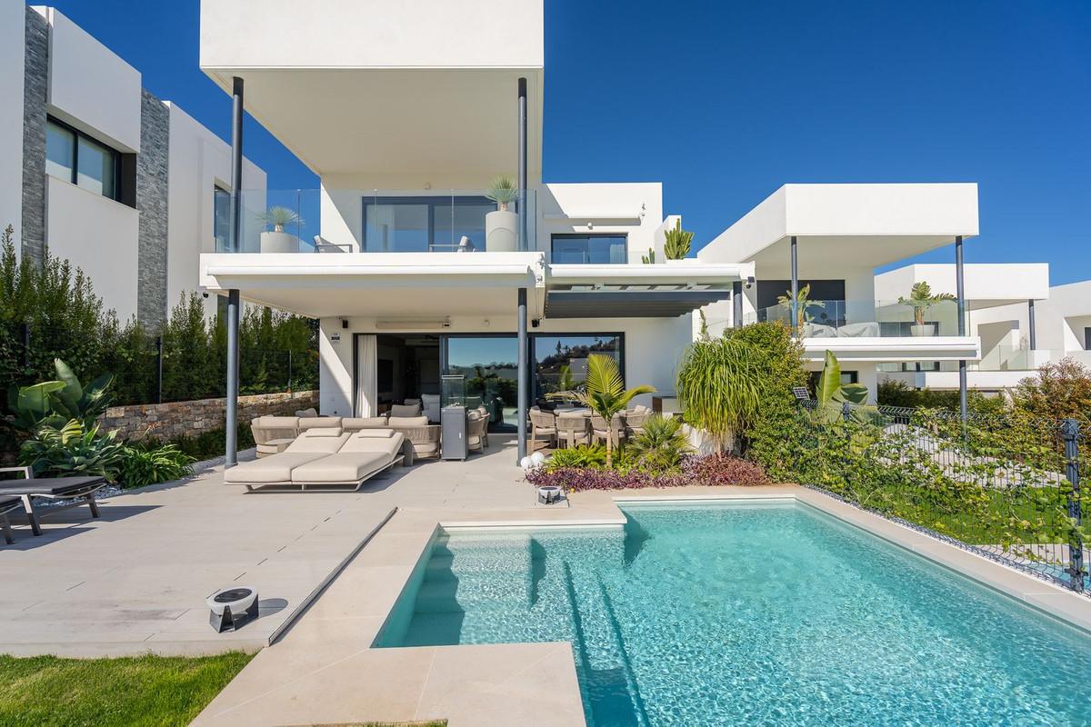 Villa Semi Detached in Santa Clara