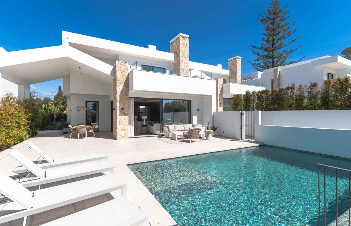 Villa Detached in San Pedro de Alc&aacute;ntara