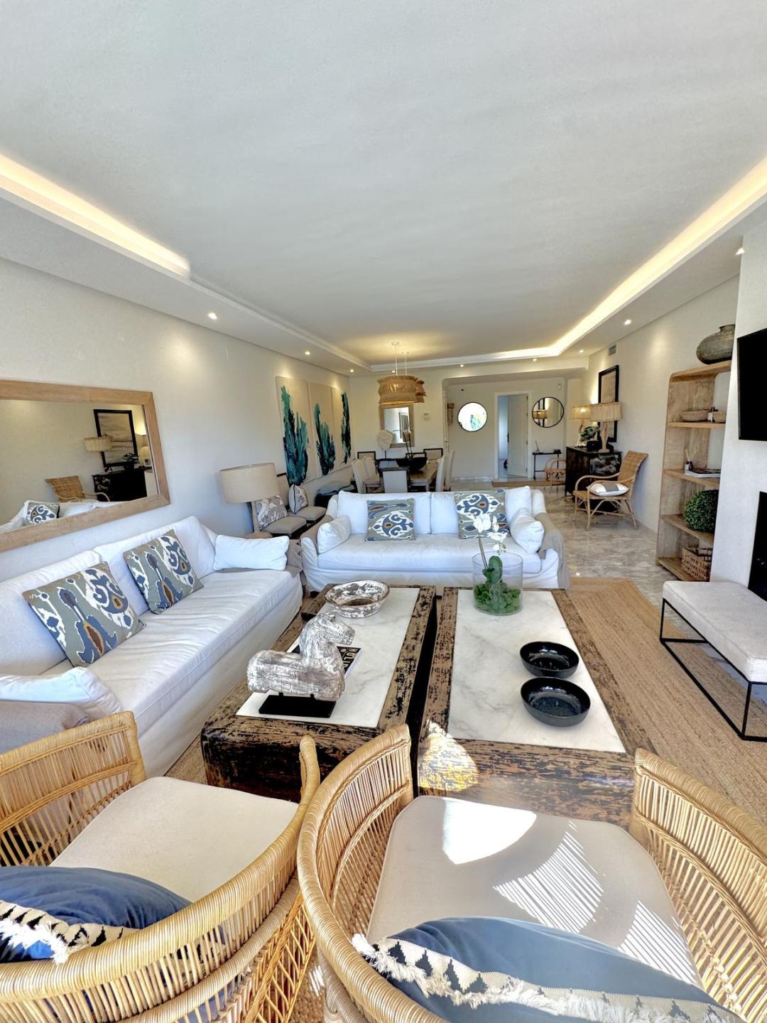 Apartment Penthouse Duplex in Guadalmina Baja