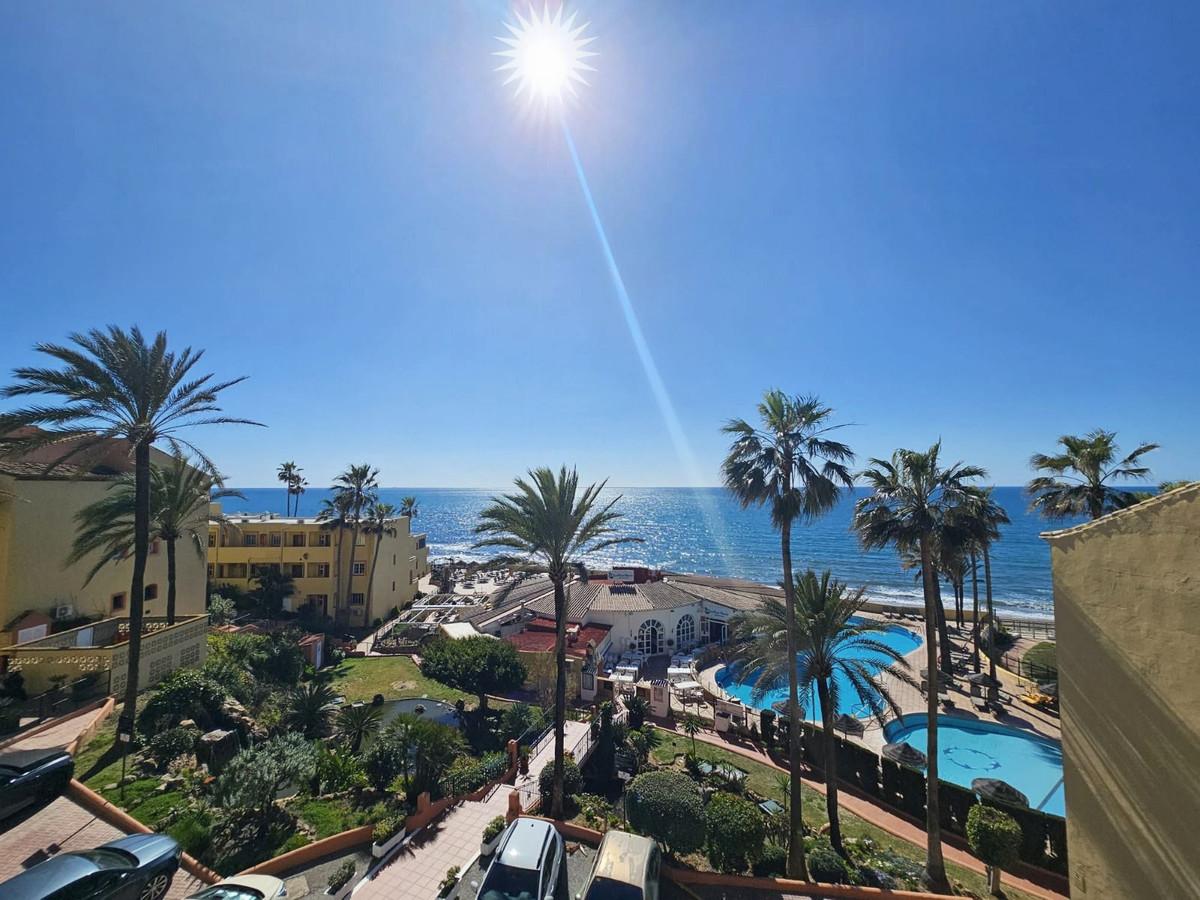 Apartment Penthouse in Calahonda