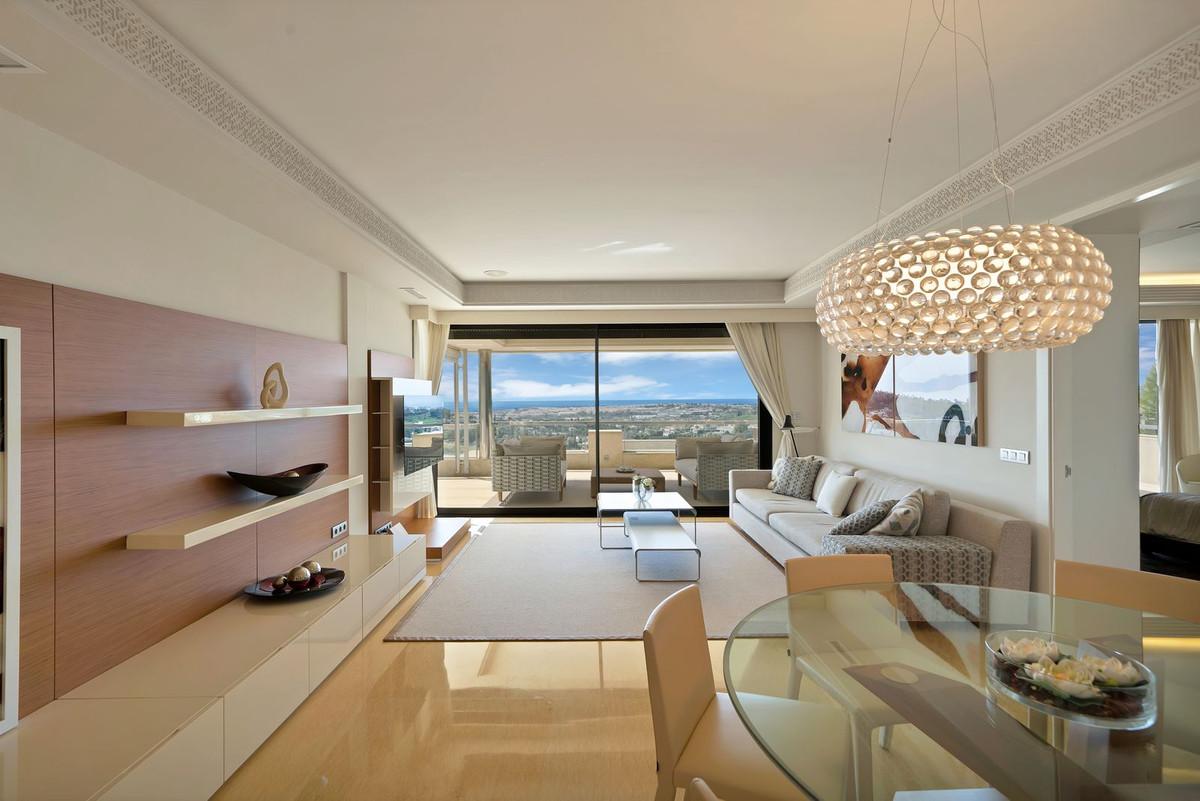 Apartment Middle Floor in Nueva Andaluc&iacute;a