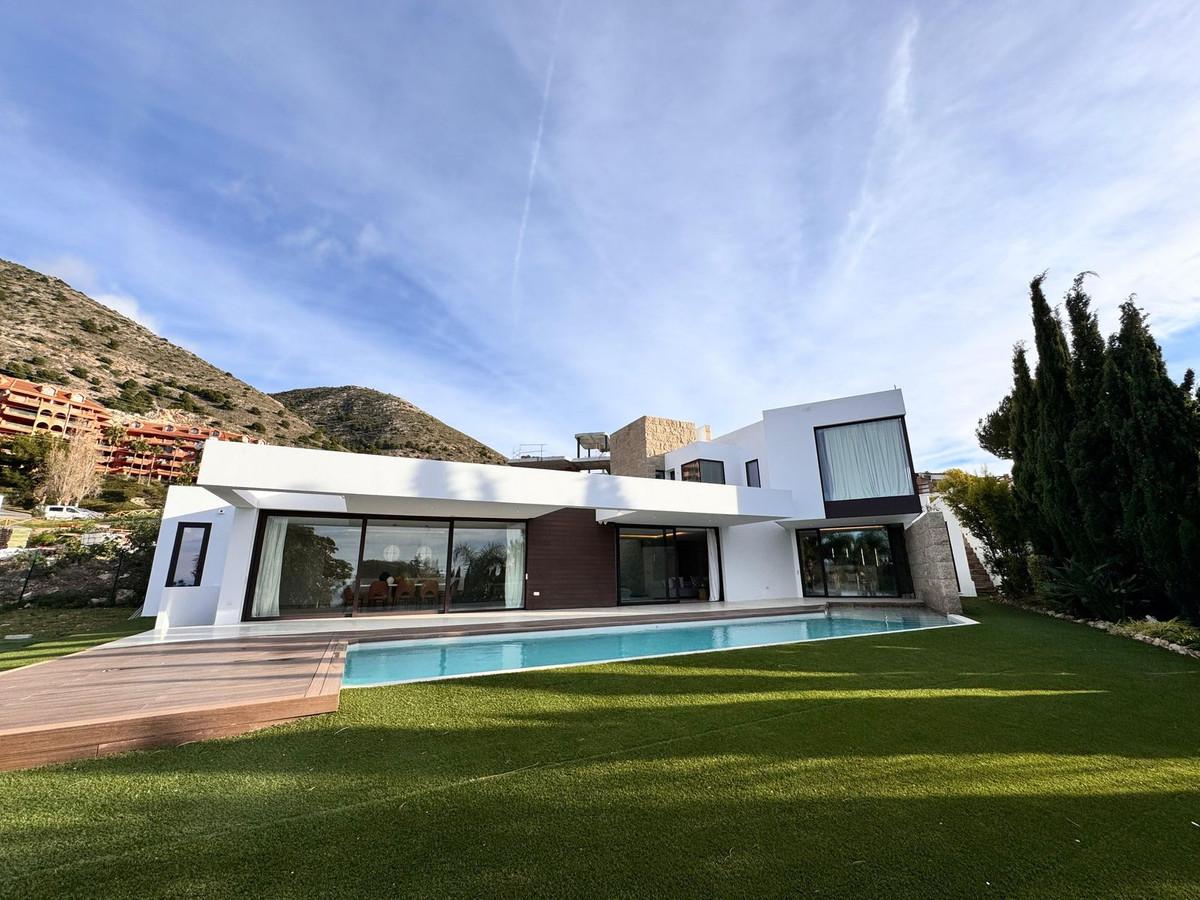 Villa Detached in Higueron