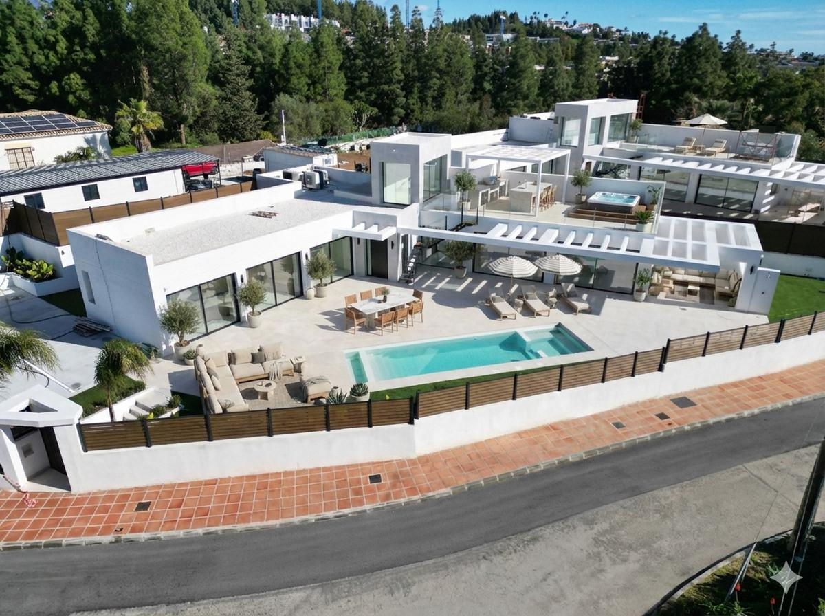 House Detached Villa in El Chaparral