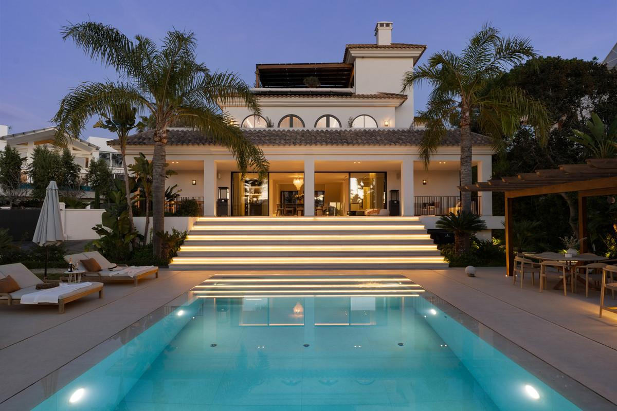 Villa Detached in Nueva Andaluc&iacute;a