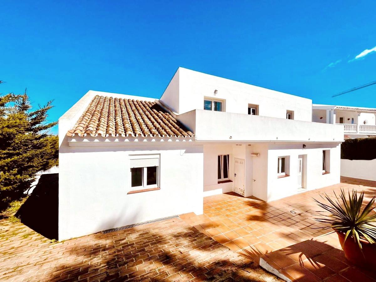 Villa Detached in La Duquesa