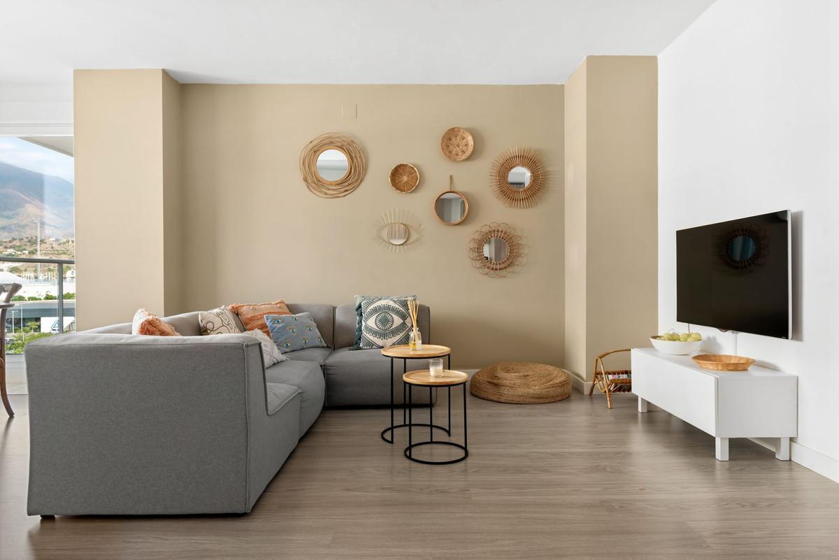 Apartment Middle Floor in Estepona