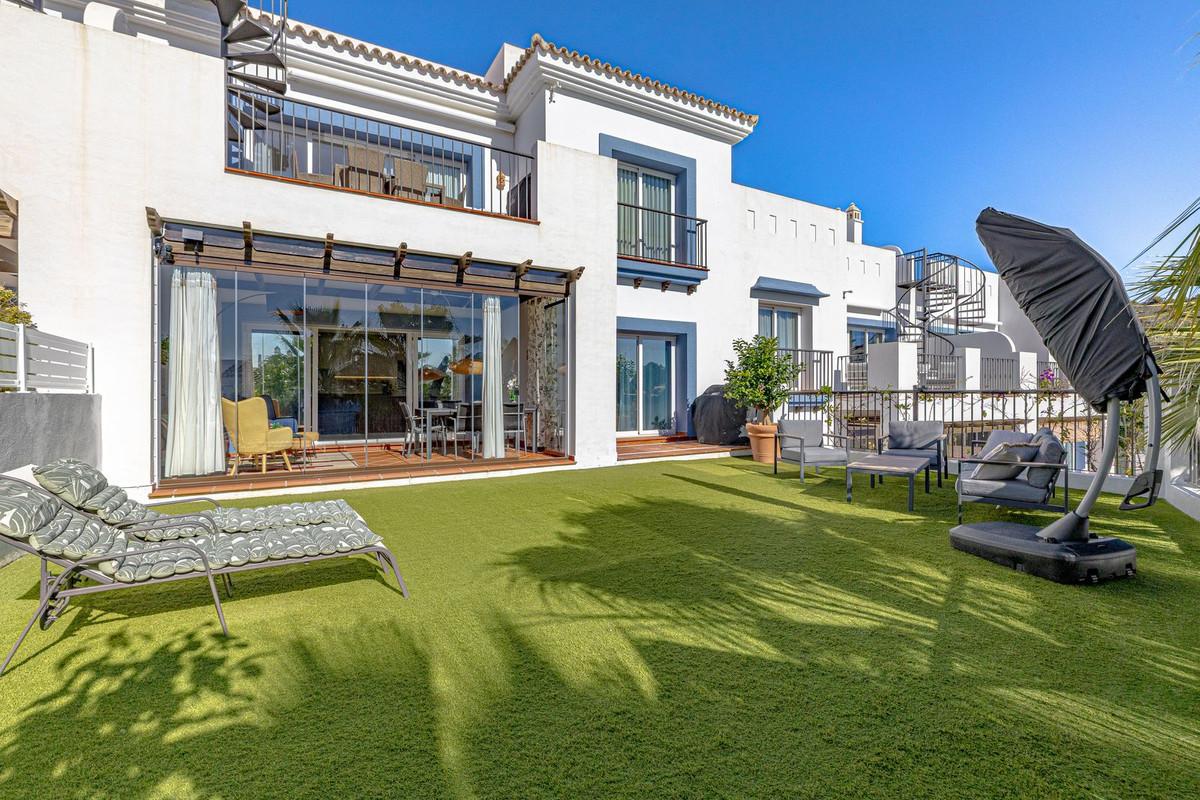 Apartment Ground Floor in Benahav&iacute;s