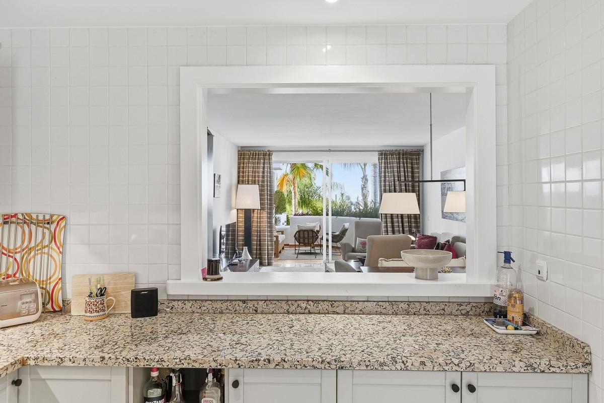 Apartment Ground Floor in Nueva Andaluc&iacute;a