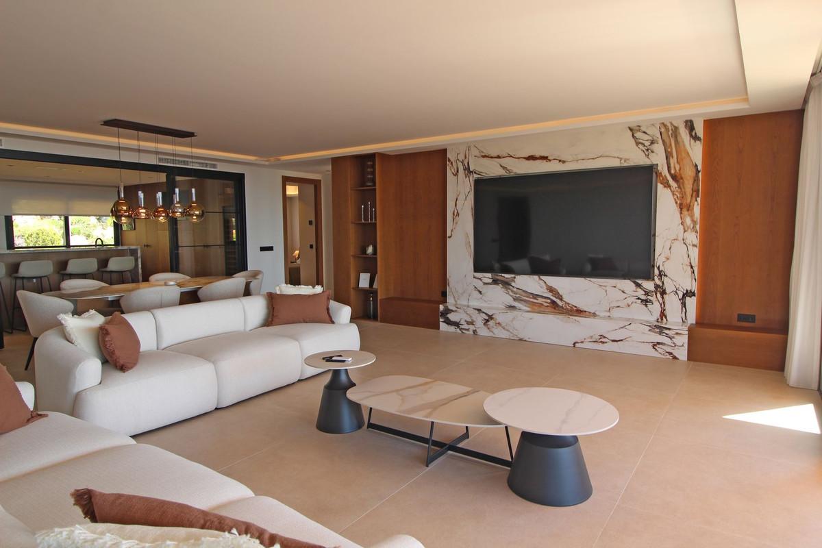 Apartment Middle Floor in Nueva Andaluc&iacute;a