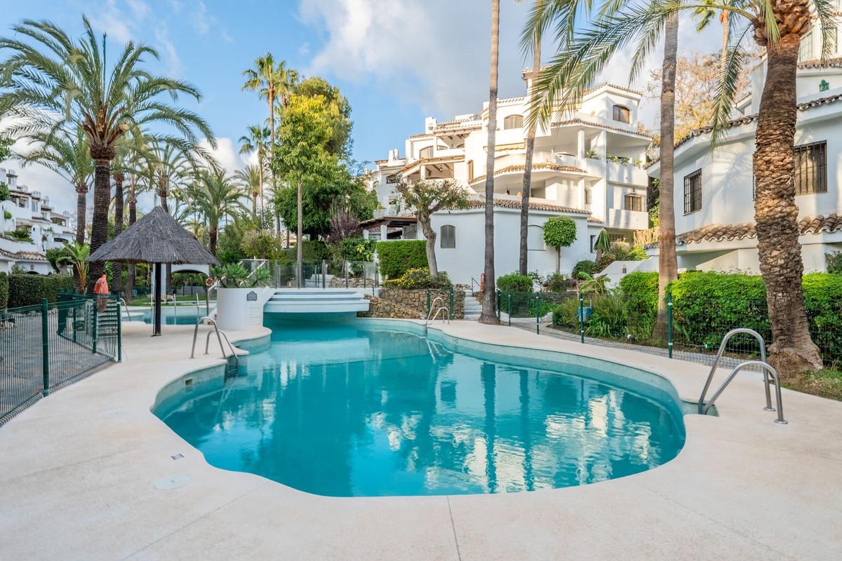 Apartment Penthouse in Elviria