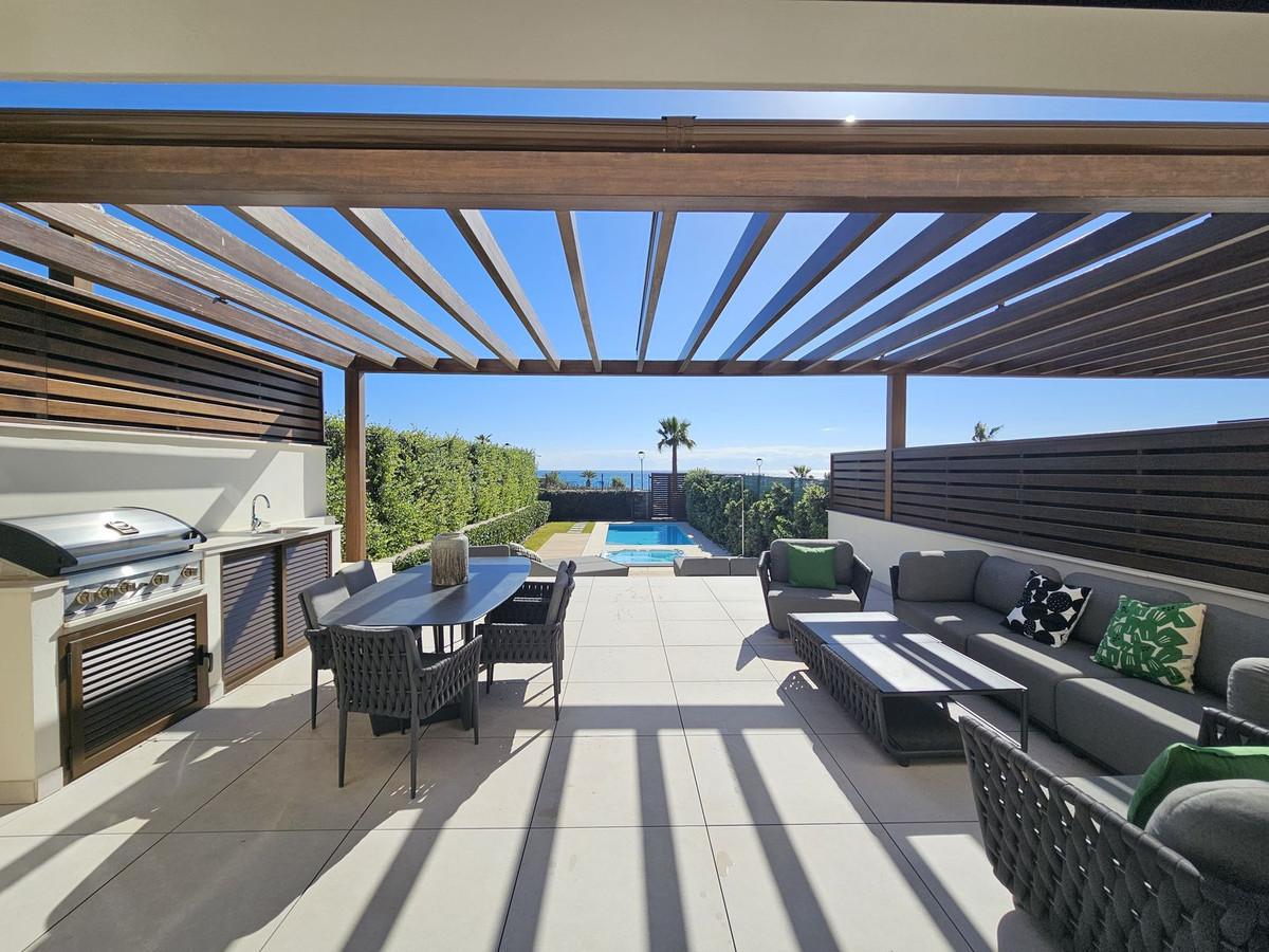 Townhouse Terraced in New Golden Mile