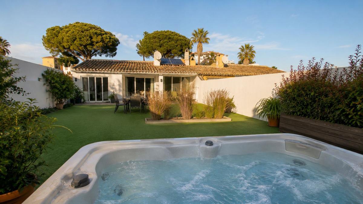 Villa Semi Detached in Calahonda