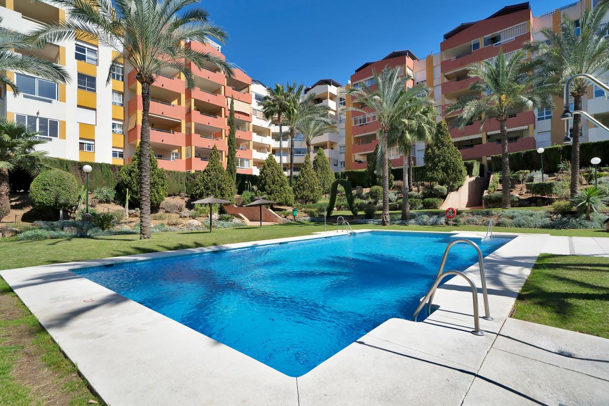 Apartment Penthouse in Estepona