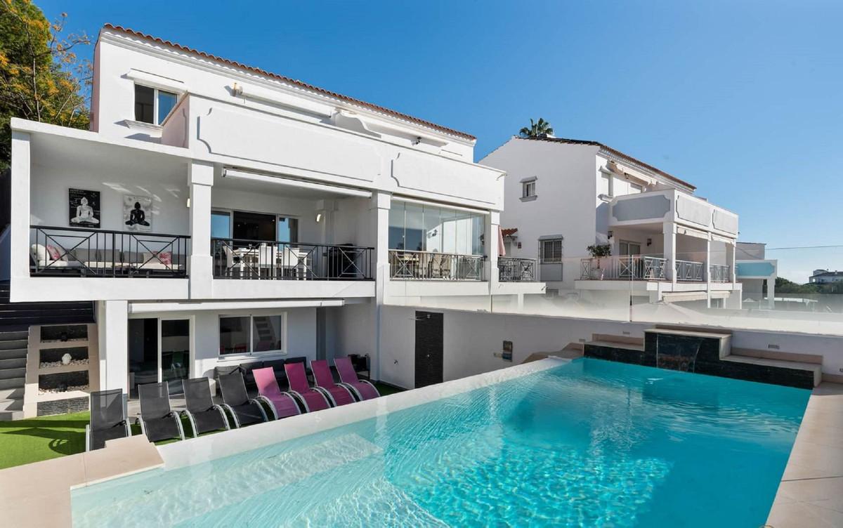 Villa Semi Detached in Marbella