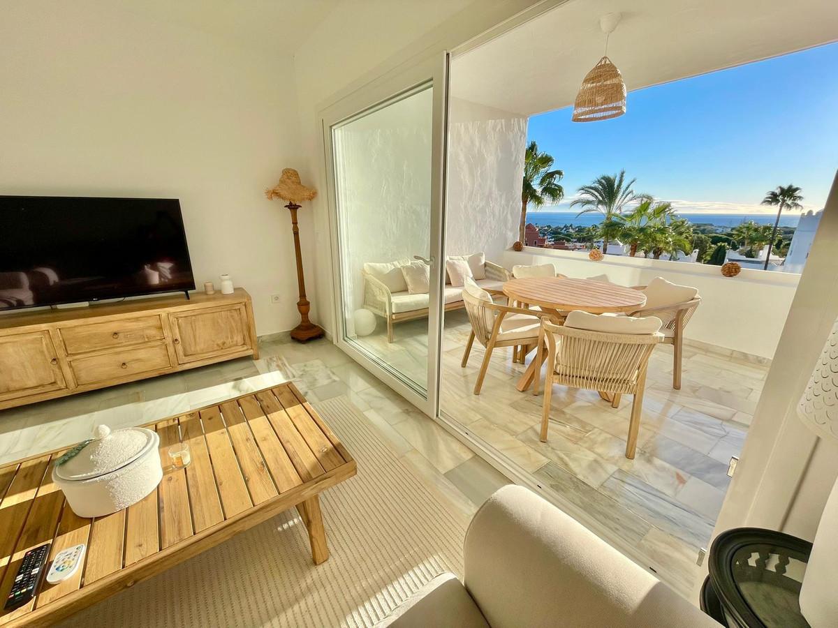 Apartment Middle Floor in Reserva de Marbella